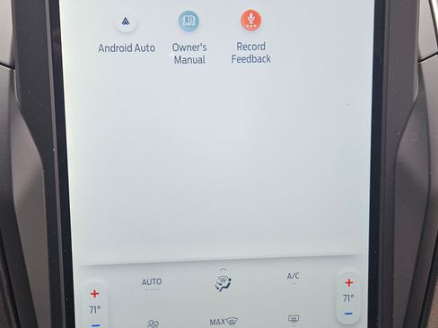 Used 2024 Ford Edge SE image 15