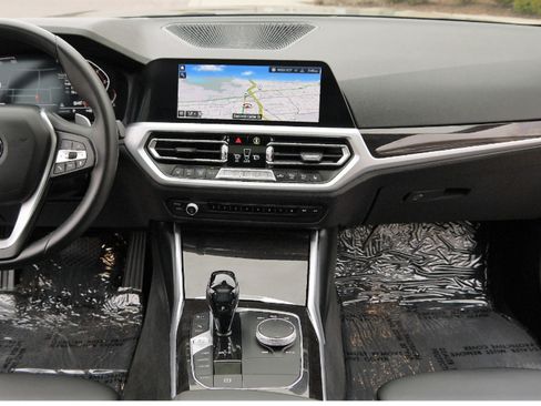 Used 2020 BMW 330i Sedan w/ Premium Package image 9
