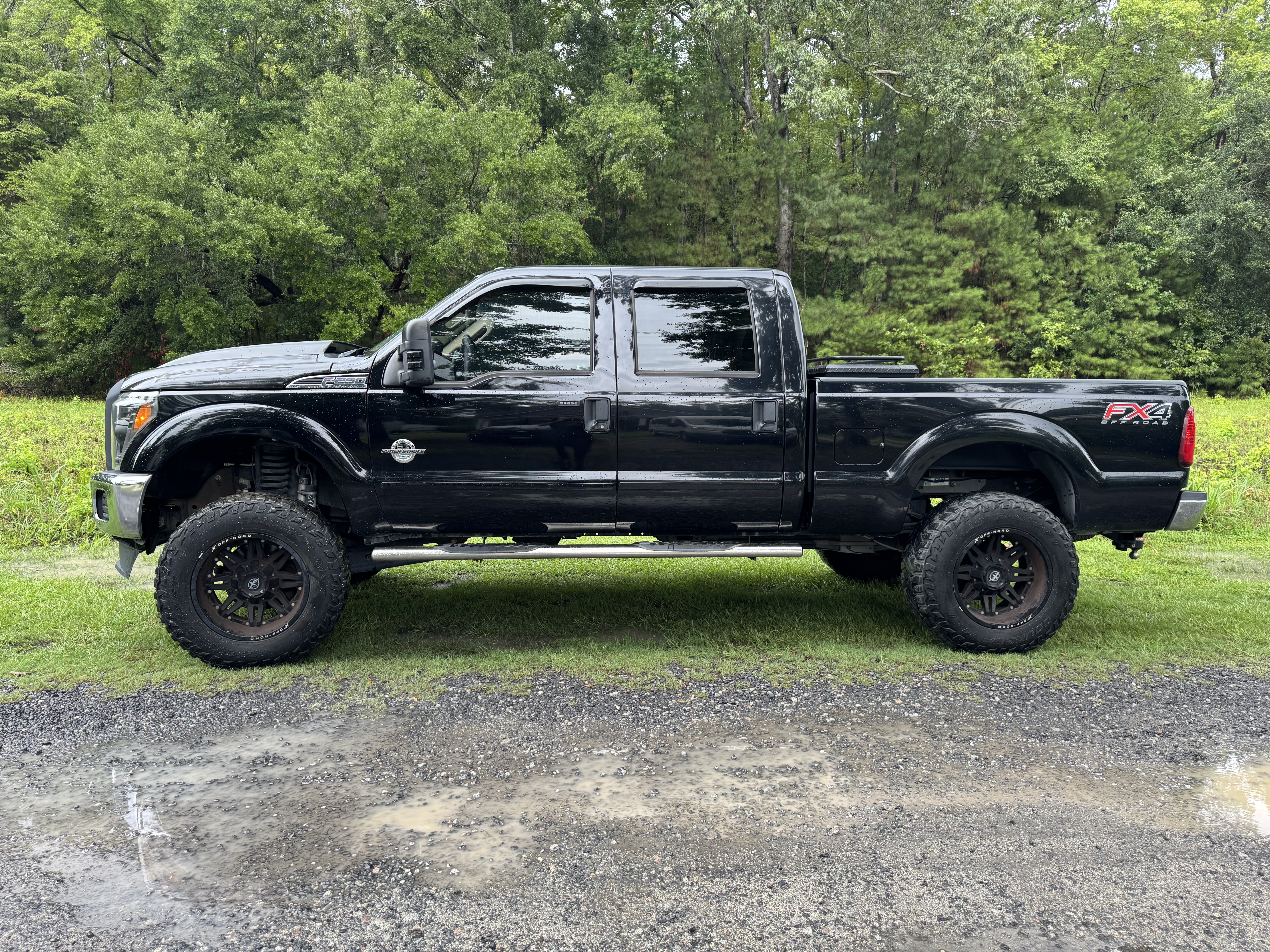 Used 2016 Ford F250 XLT w/ XLT Interior Package AWD/4WD image 1