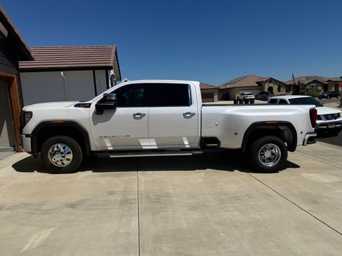 Used 2024 GMC Sierra 3500 Denali w/ Denali Reserve Package AWD/4WD image 7