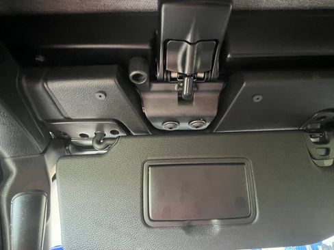 Used 2025 Jeep Gladiator Sport AWD/4WD image 26