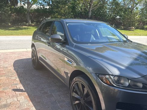 Used 2018 Jaguar F-PACE Premium AWD/4WD image 8