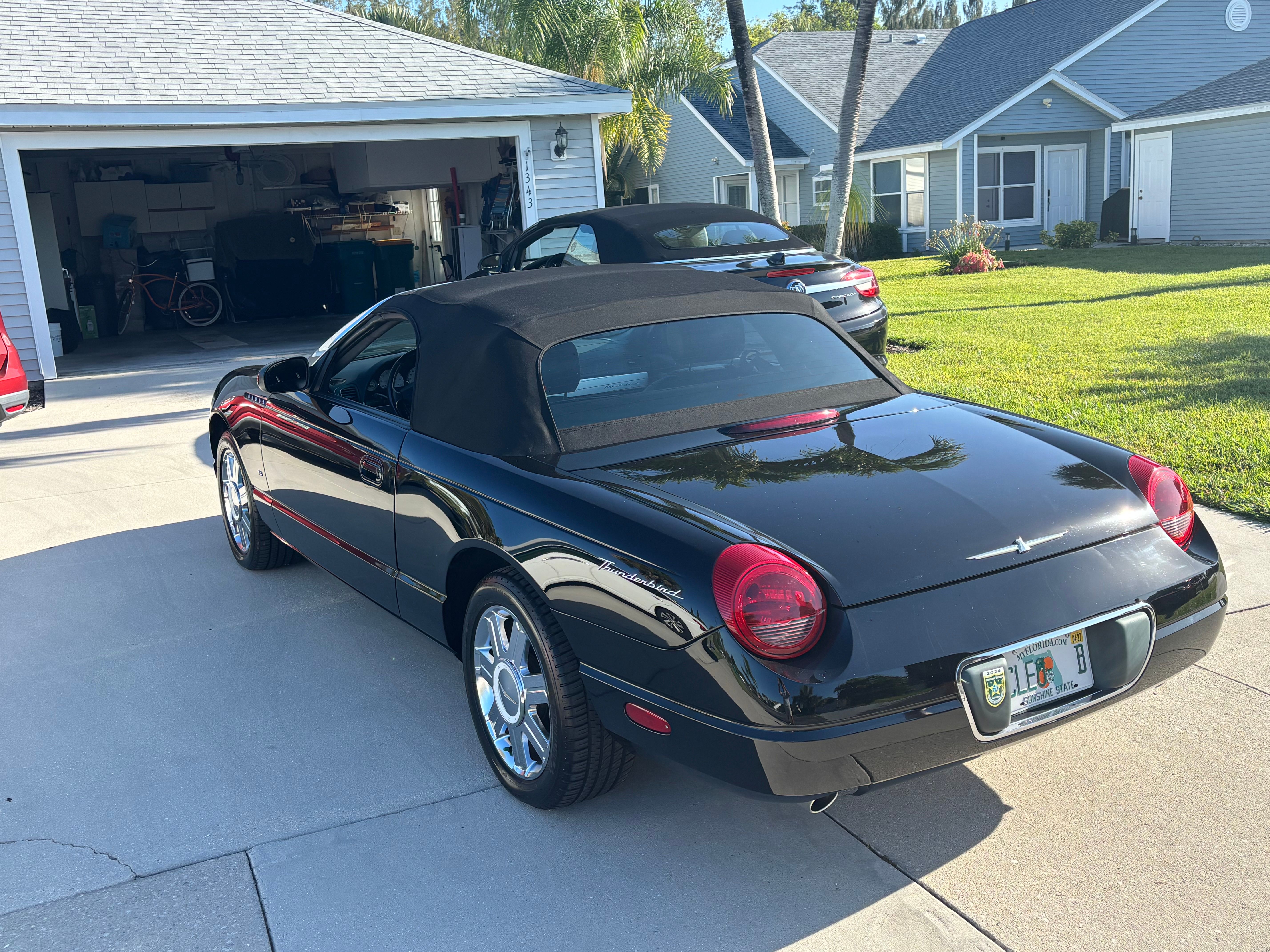 Used 2004 Ford Thunderbird RWD image 4
