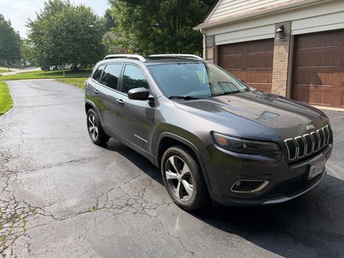 Used 2019 Jeep Cherokee Limited w/ Luxury Group AWD/4WD image 9