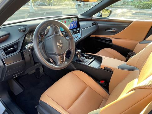 Used 2023 Lexus ES 300h w/ Premium Package image 20