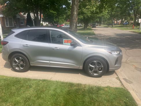 Used 2023 Ford Escape ST-Line w/ Tech Pack #1 AWD/4WD image 2