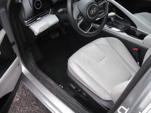 Used 2021 Hyundai Elantra Limited w/ Cargo Package image 9