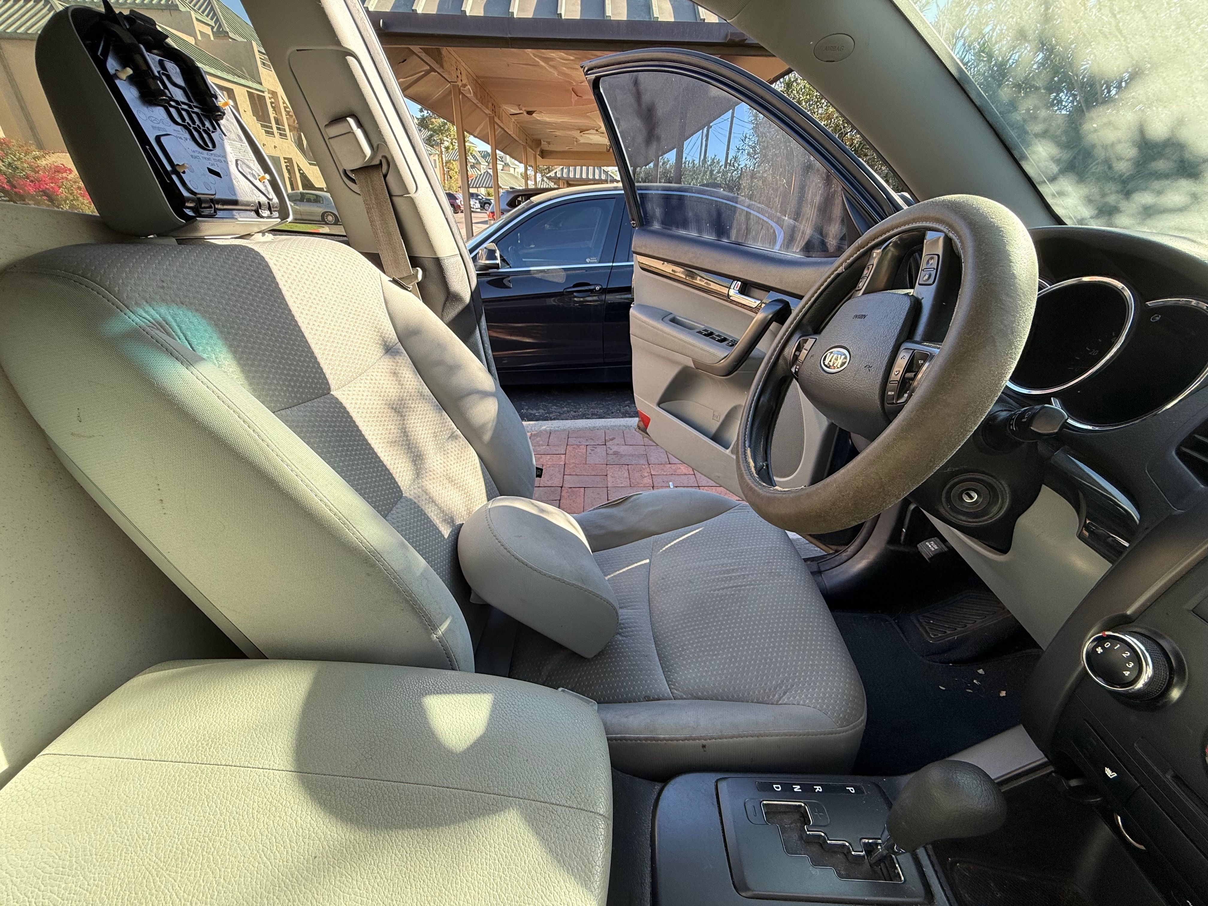 Used 2013 Kia Sorento LX w/ Convenience Pkg FWD image 13