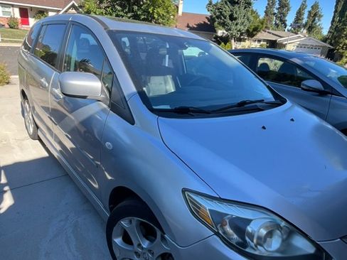 Used 2009 MAZDA MAZDA5 Grand Touring FWD image 5