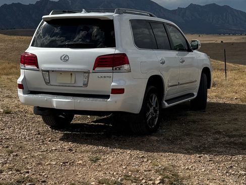 Used 2013 Lexus LX 570 4WD w/ Luxury Pkg w/Pre-crash image 2