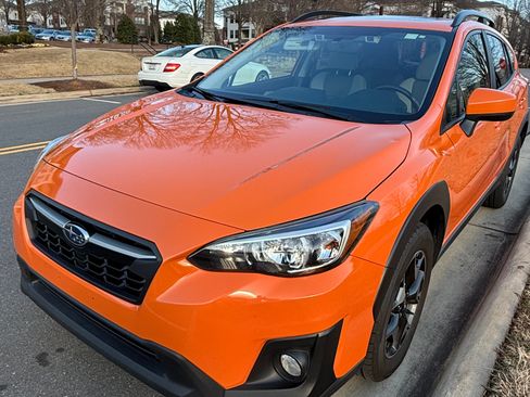 Used 2020 Subaru Crosstrek 2.0i Premium w/ Moonroof Package 2 image 4