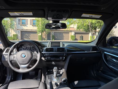 Used 2018 BMW 330i Sedan w/ Convenience Package RWD image 19
