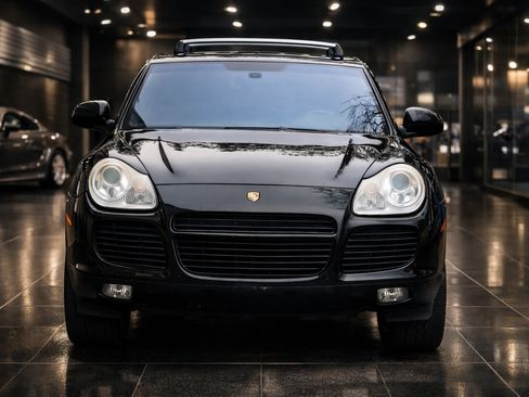 Used 2006 Porsche Cayenne Turbo S image 9