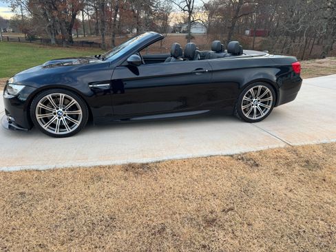 Used 2011 BMW M3 Convertible image 9