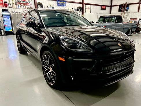 Used 2024 Porsche Macan S AWD/4WD image 12