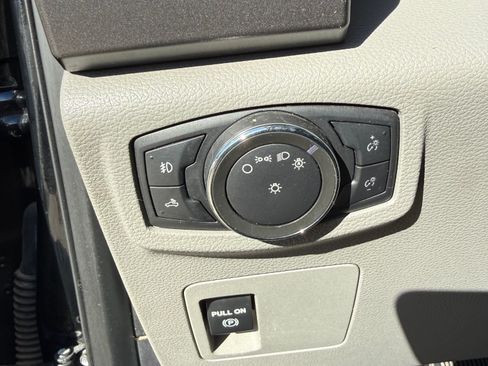 Used 2016 Ford F150 XLT image 23