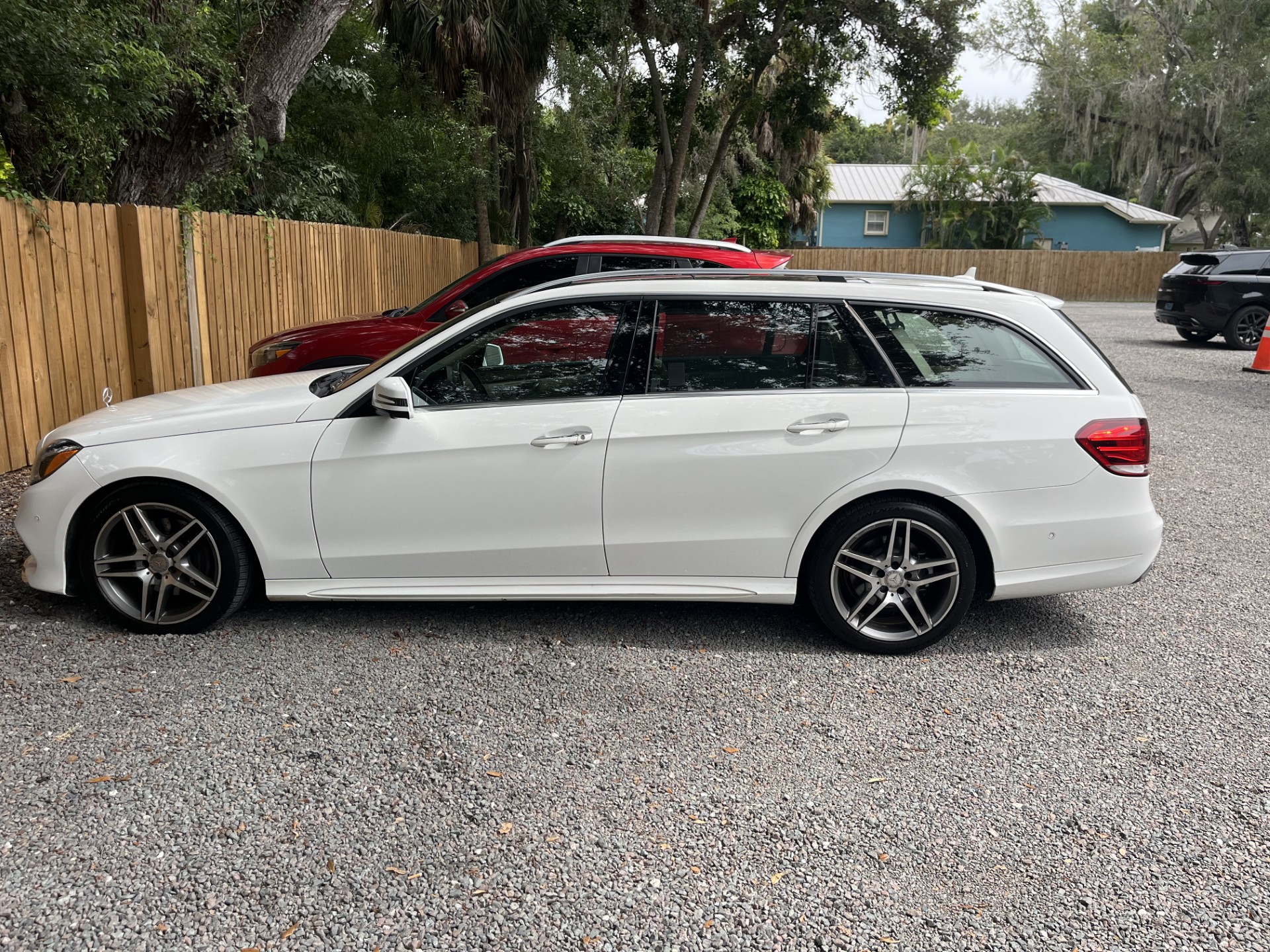 Used 2014 Mercedes-Benz E 350 4MATIC Wagon image 1