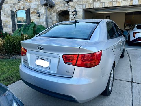 Used 2010 Kia Forte EX image 19