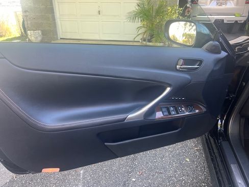 Used 2014 Lexus IS 250C w/ Luxury Package RWD image 4