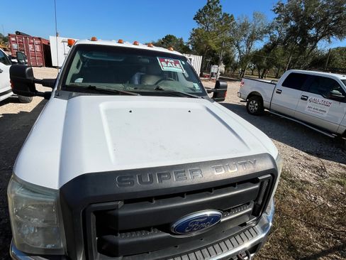 Used 2016 Ford F350 XL w/ Power Equipment Group image 2