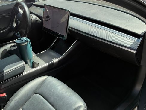 Used 2018 Tesla Model 3 Long Range RWD image 10