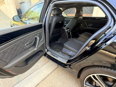 Used 2017 Bentley Flying Spur S V8 AWD/4WD image 9