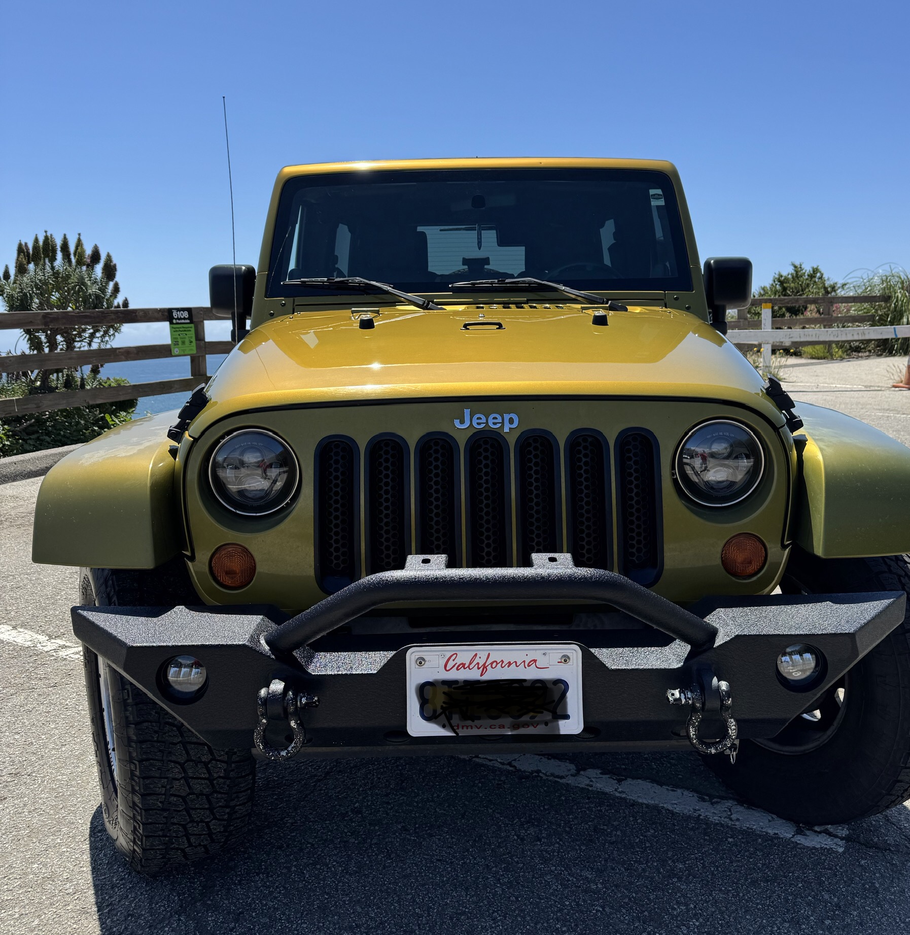 Used 2007 Jeep Wrangler Unlimited Sahara w/ Dual Top Group AWD/4WD image 2