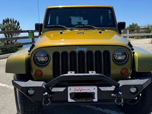 Used 2007 Jeep Wrangler Unlimited Sahara w/ Dual Top Group AWD/4WD image 2