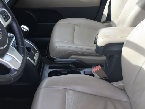 Used 2016 Jeep Compass High Altitude image 25