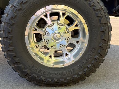 Used 2005 Chevrolet Silverado 2500 LS w/ Heavy-Duty Power Package AWD/4WD image 19