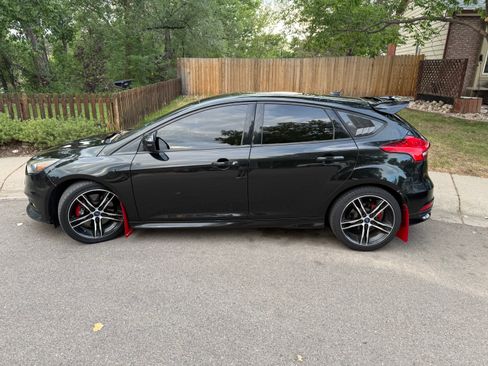 Used 2015 Ford Focus ST w/ Equipment Group 402A FWD image 6