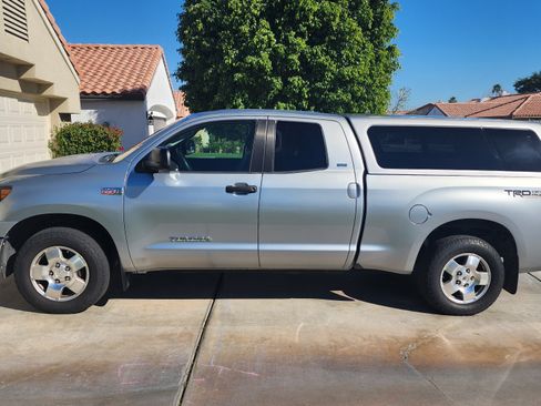 Used 2010 Toyota Tundra 4x4 Double Cab image 17