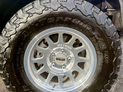 Used 2024 Jeep Wrangler Sport image 11