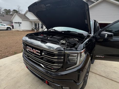 Used 2022 GMC Sierra 1500 AT4 image 16