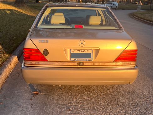 Used 1993 Mercedes-Benz 300 SE image 5