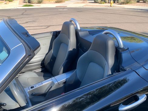 Used 2006 Chrysler Crossfire Limited image 23