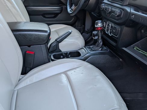 Used 2019 Jeep Wrangler Unlimited Sport S image 10