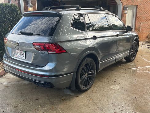 Used 2022 Volkswagen Tiguan SE R-Line image 5