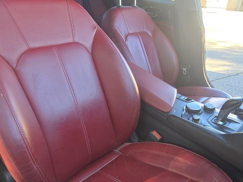 Used 2018 Alfa Romeo Giulia image 16