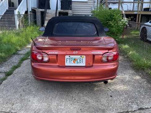 Used 2005 MAZDA MX-5 Miata MAZDASPEED RWD image 6