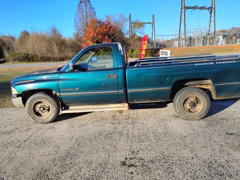 Used 1995 Dodge Ram 2500 Truck 2WD Regular Cab image 1