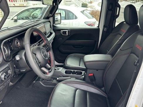 Used 2024 Jeep Wrangler Unlimited Rubicon w/ XTREMEE 35" Tire Package image 15