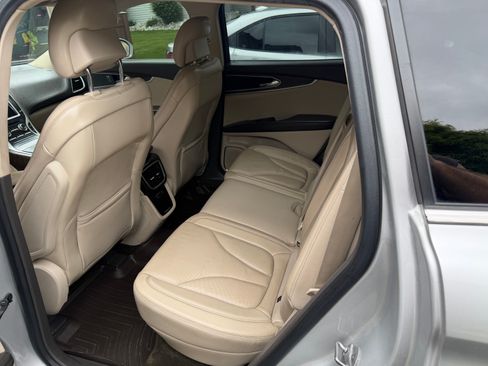 Used 2016 Lincoln MKX Reserve w/ Climate Package AWD/4WD image 9