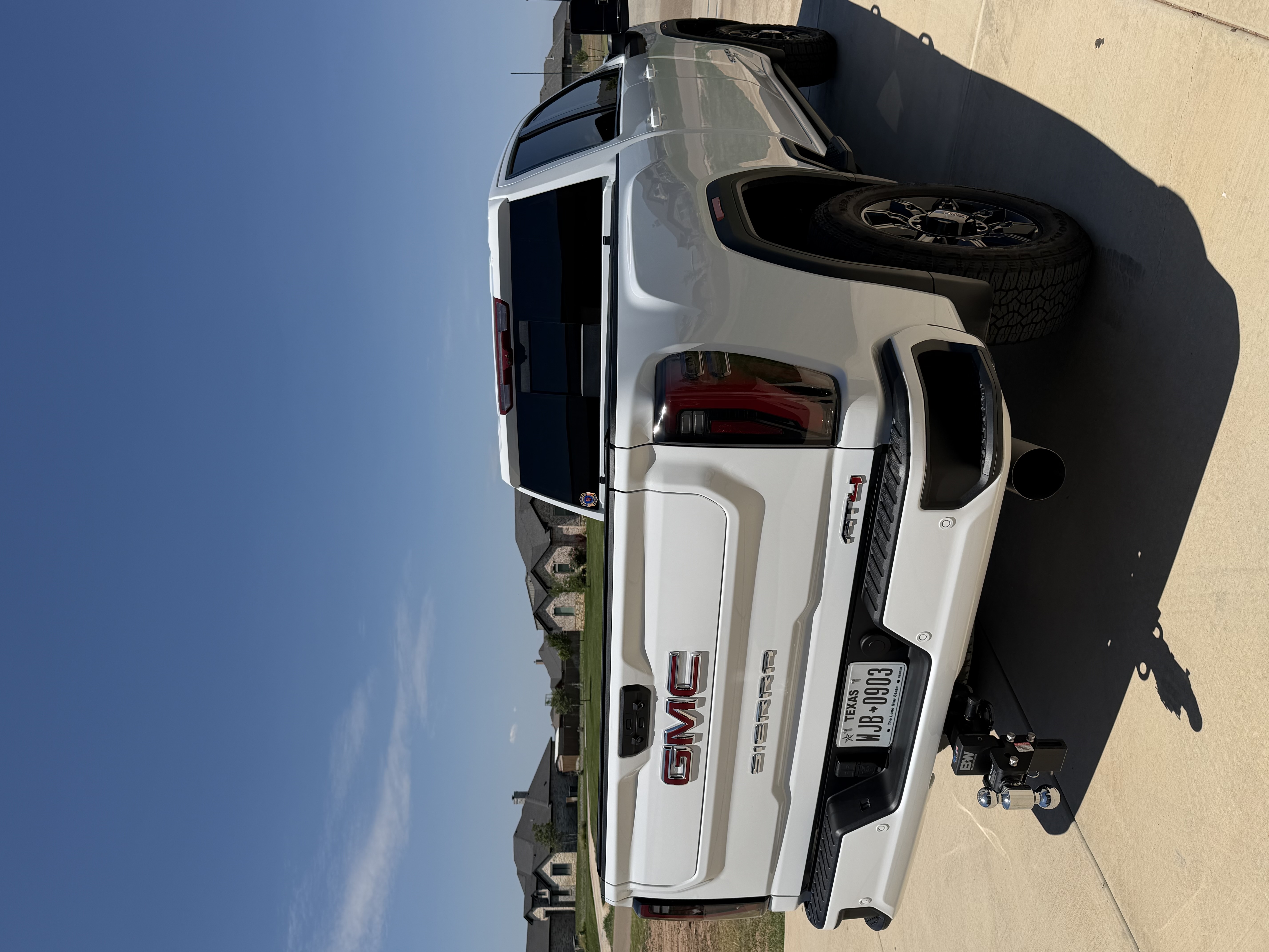 Used 2025 GMC Sierra 2500 AT4 w/ AT4 Premium Plus Package AWD/4WD image 6