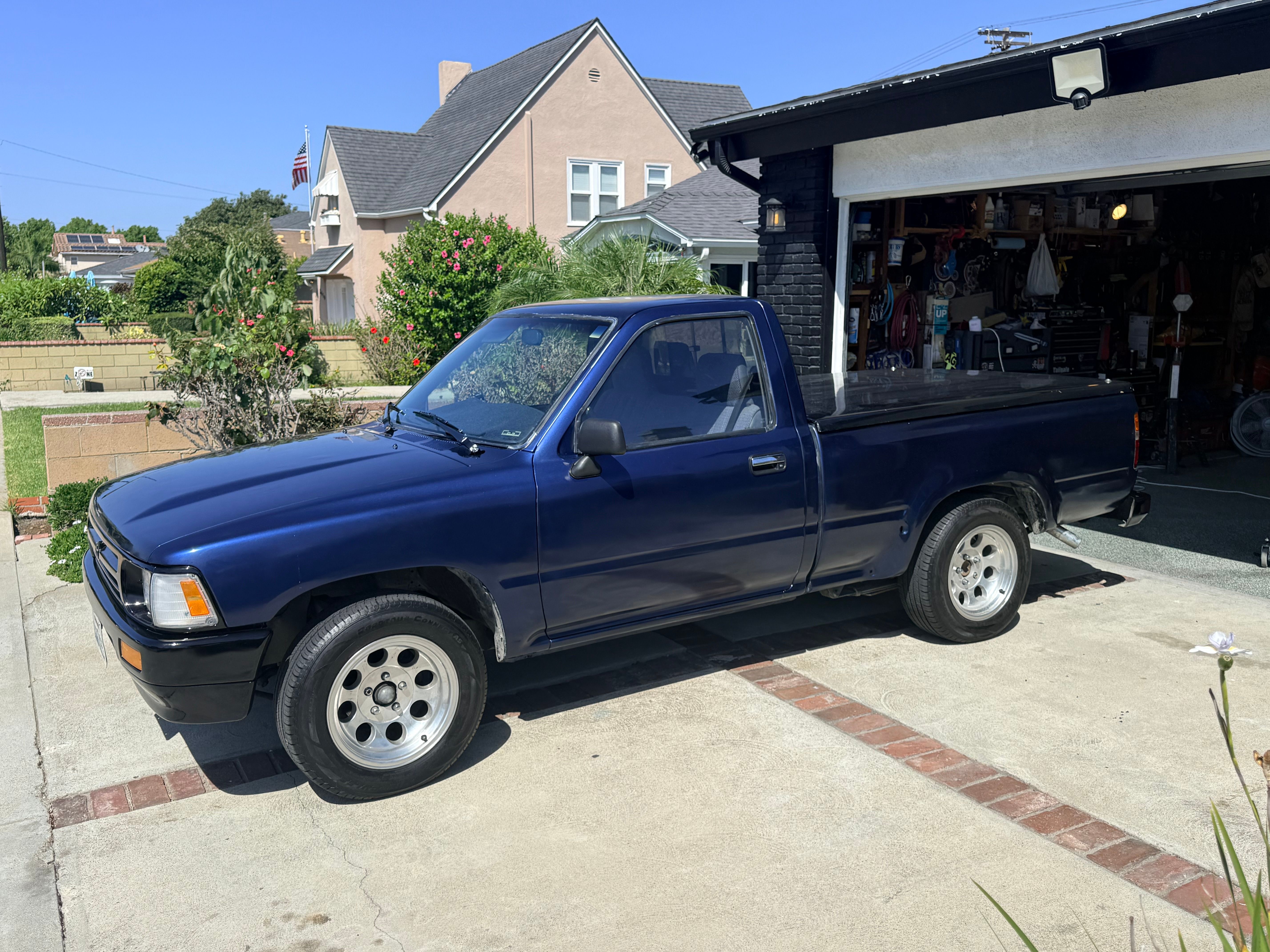 Used 1993 Toyota Pickup 2WD Regular Cab image 1