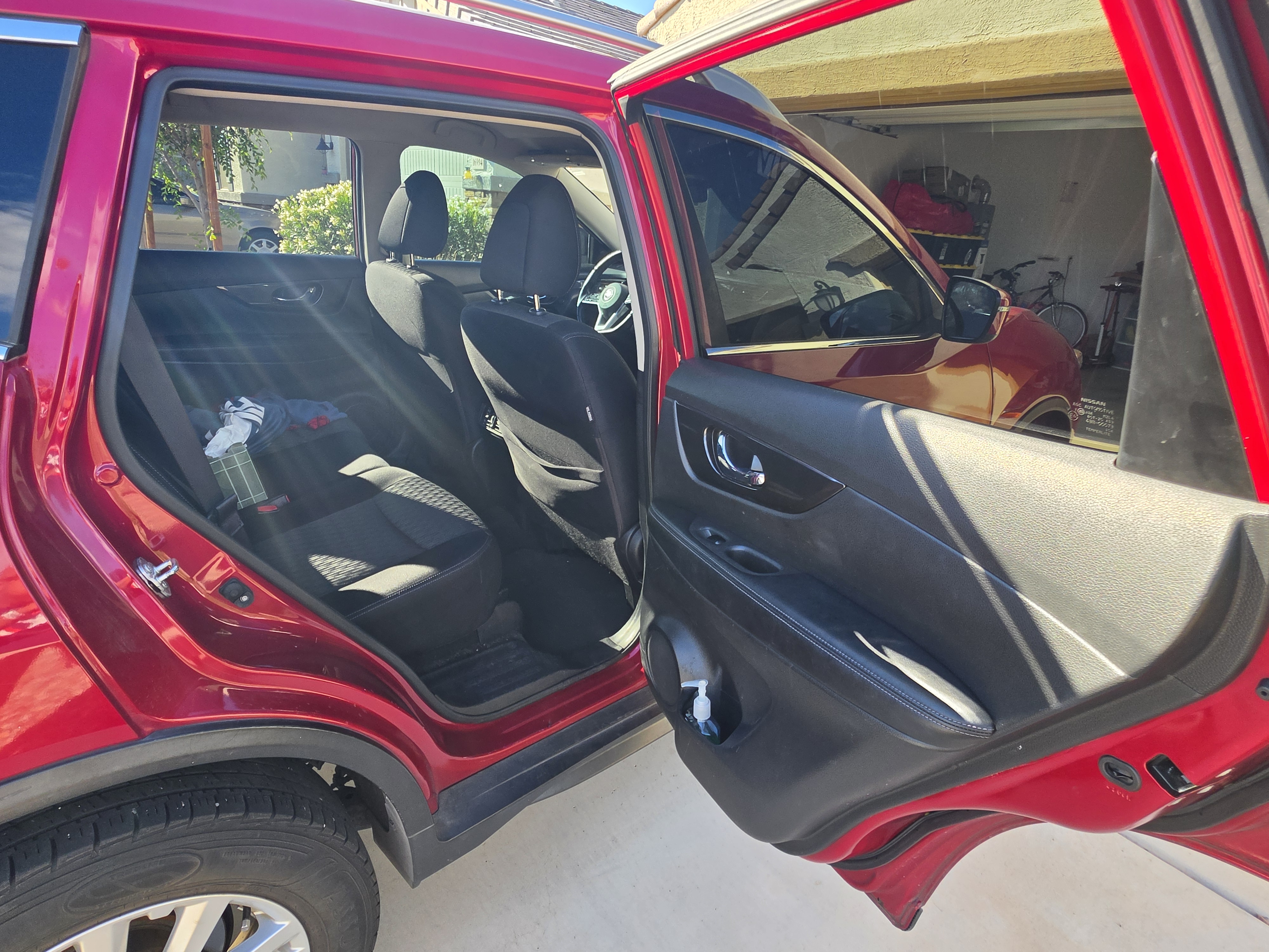 Used 2017 Nissan Rogue SV AWD/4WD image 9
