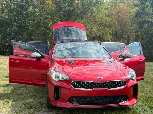 Used 2020 Kia Stinger GT-Line w/ Sun & Sound Package image 32