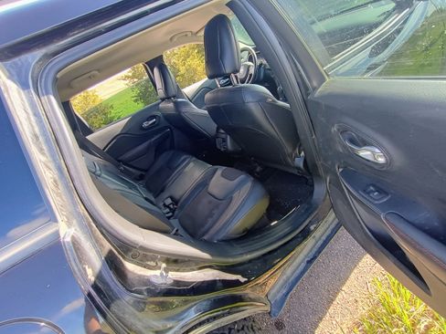 Used 2015 Jeep Cherokee Trailhawk image 11