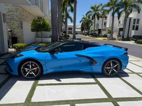 Used 2023 Chevrolet Corvette Stingray Premium Conv w/ Z51 Performance Package RWD image 4