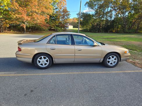 Used 2001 Buick Regal GS w/ Abboud Pkg image 11